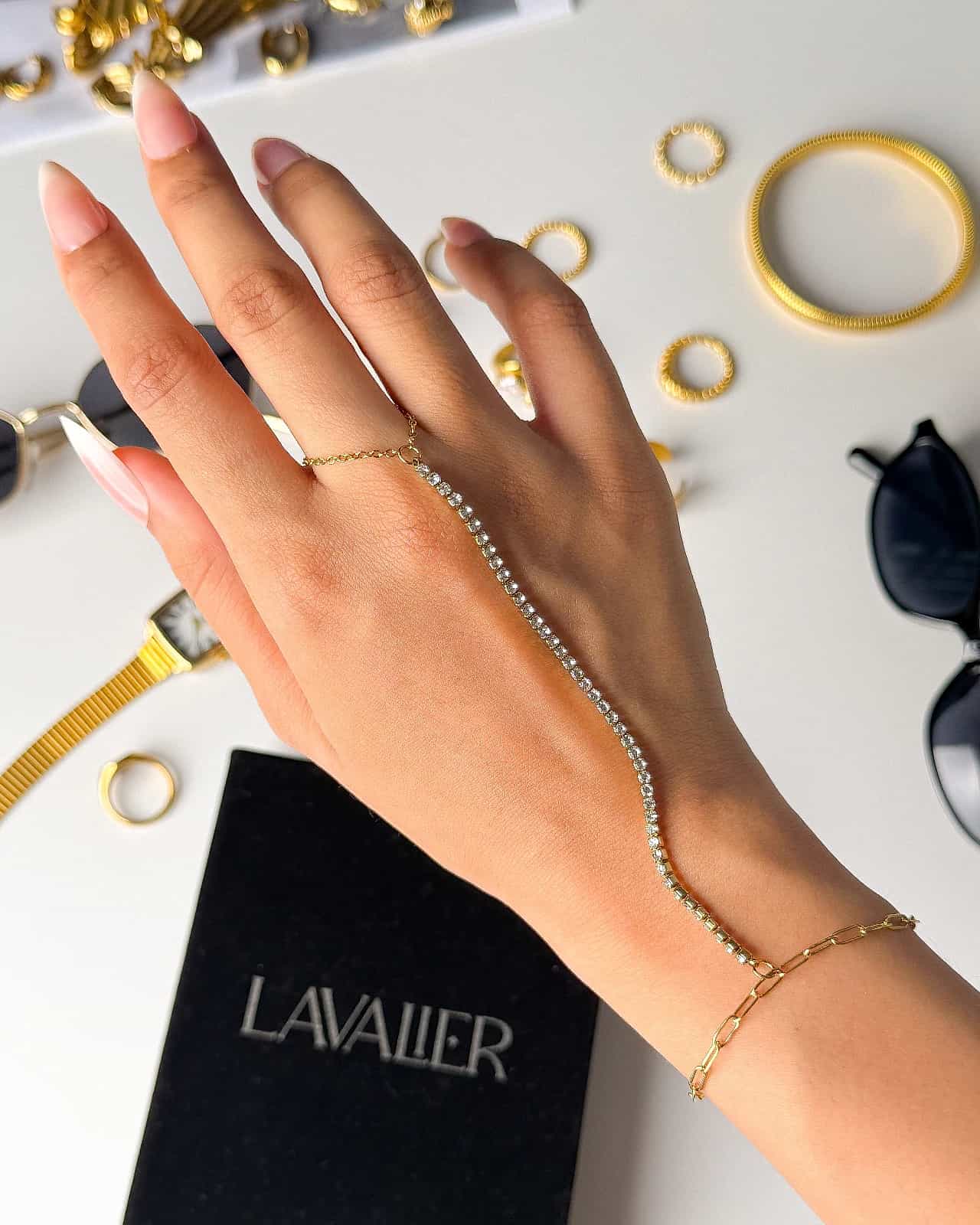 Vela Hand Chain
