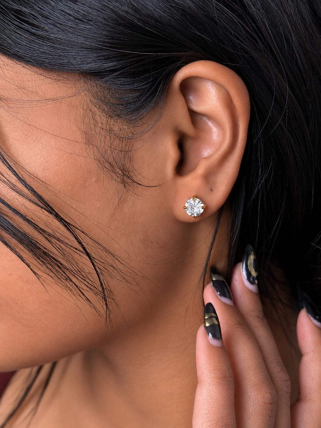 Round Diamond Studs – image 2