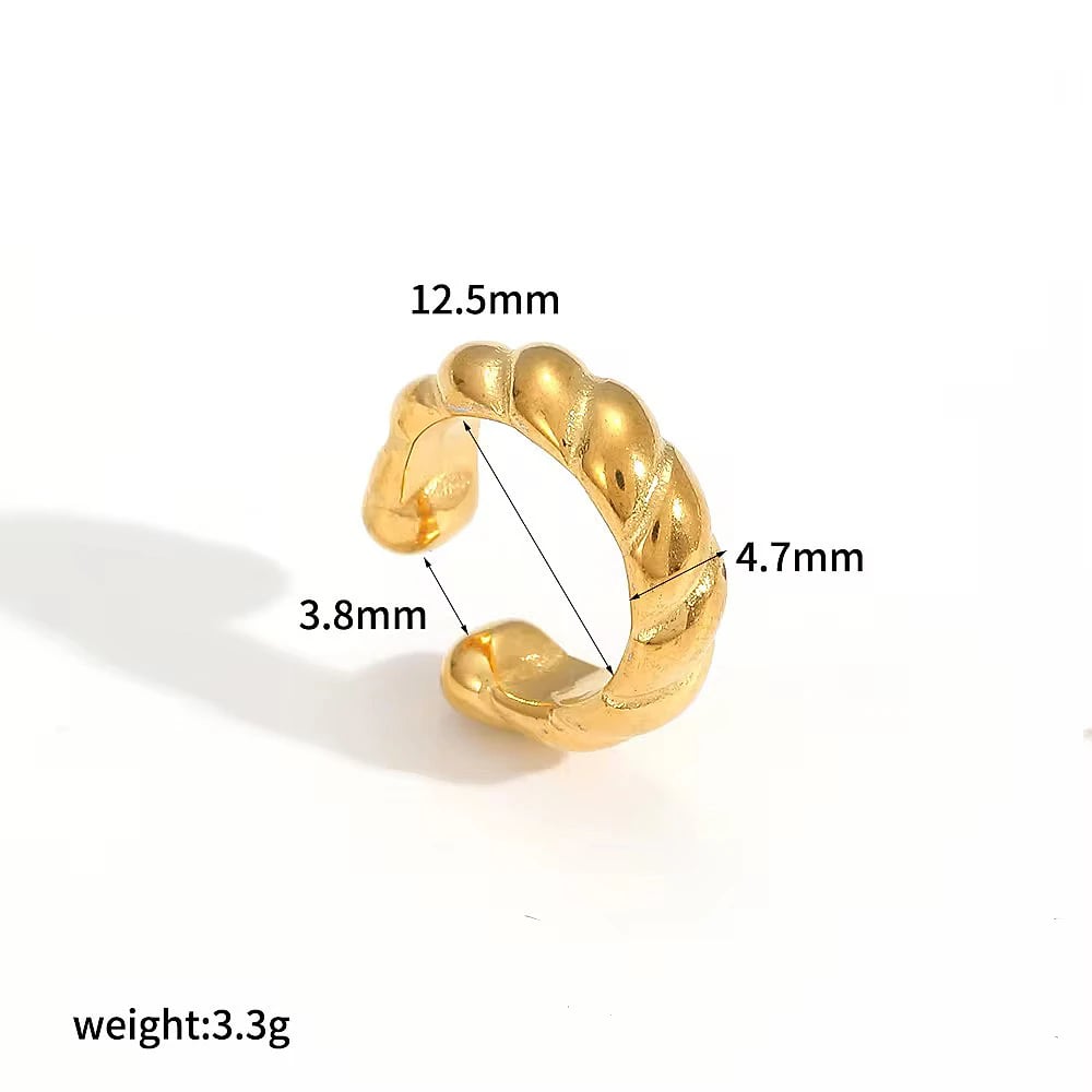 Ribbed Ear Cuff – image 3