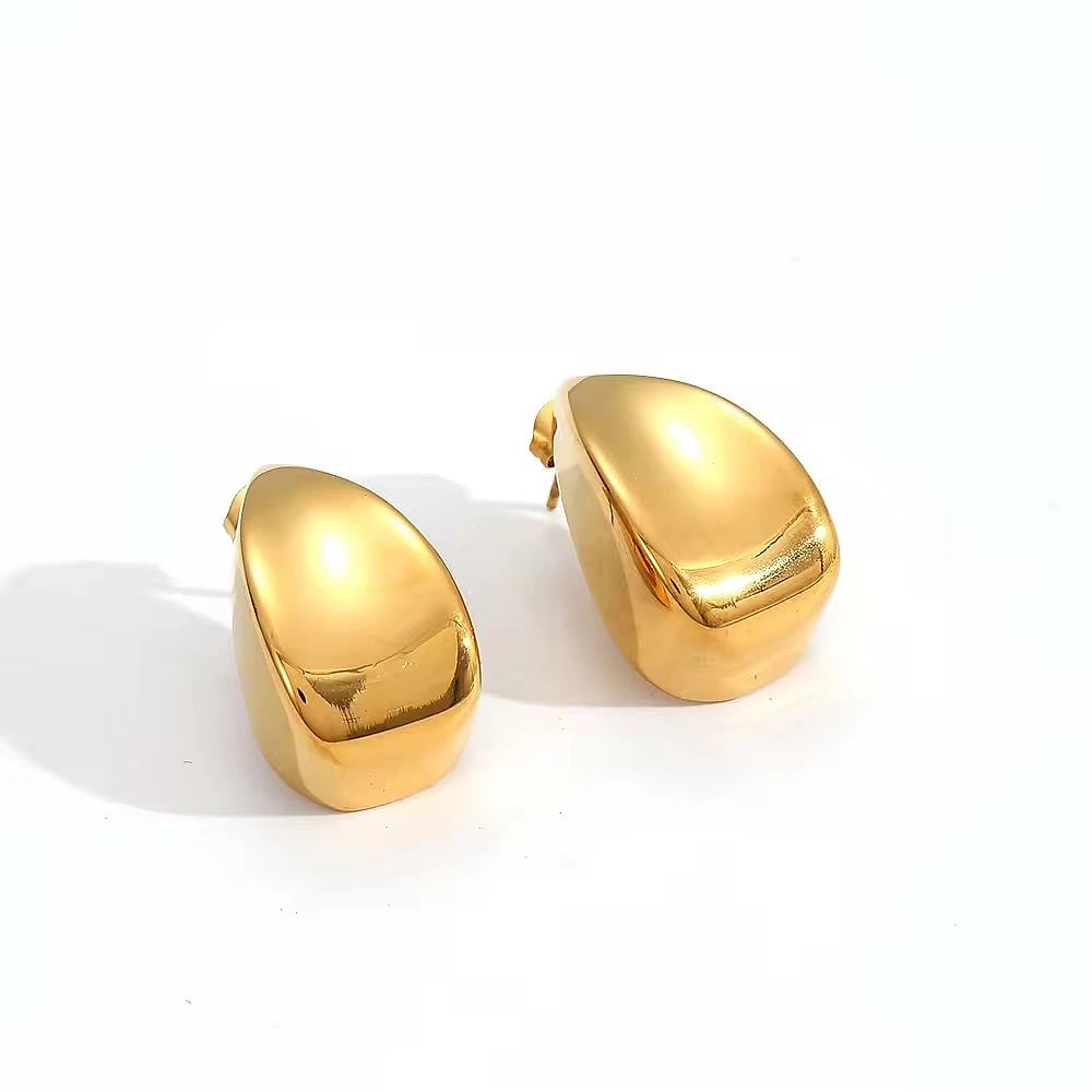 Petra Drop Studs – image 1