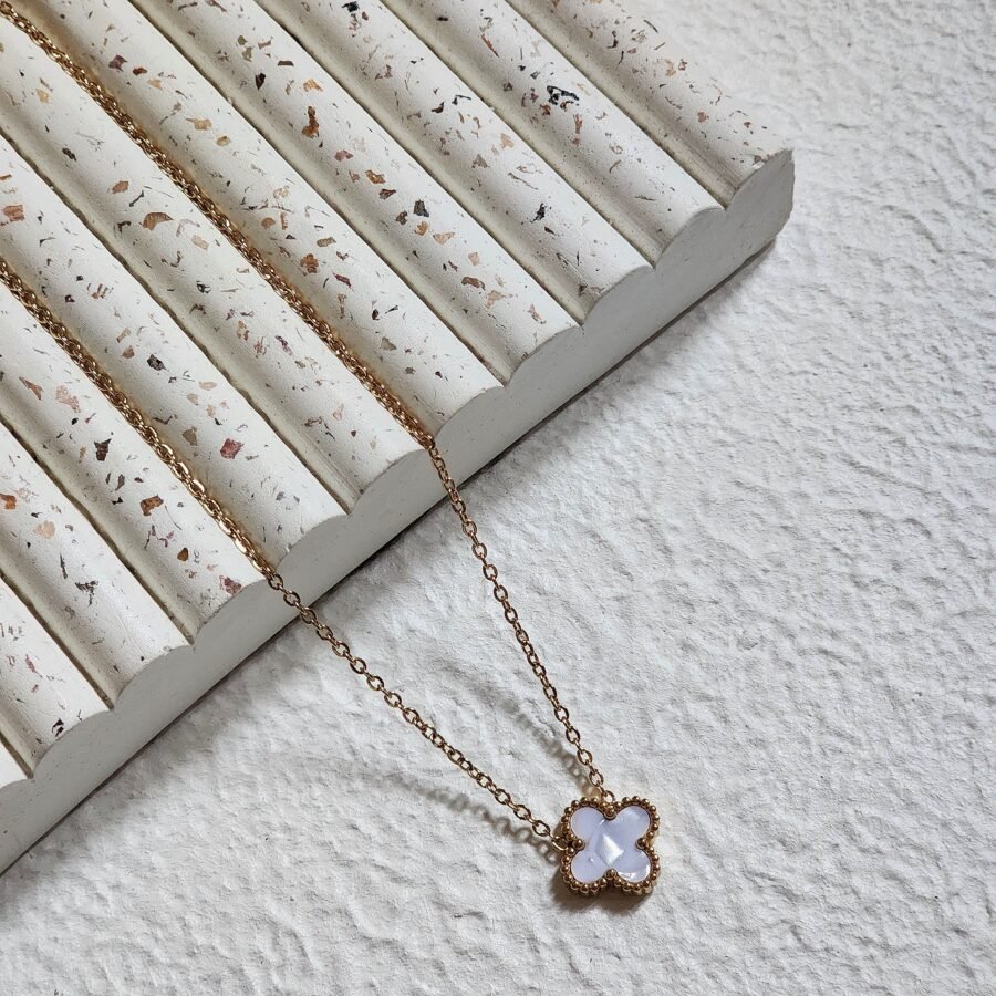 Single Clover Necklace - Image 4