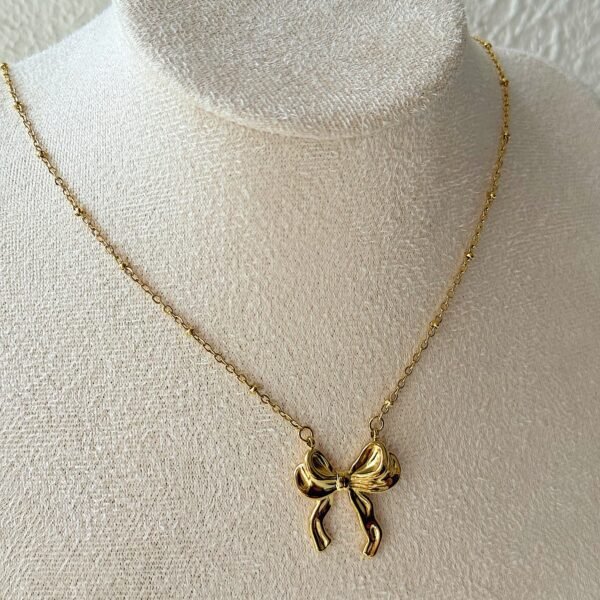 Evana Bow Necklace