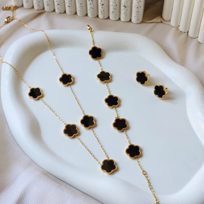 Clover Black Set - Image 1