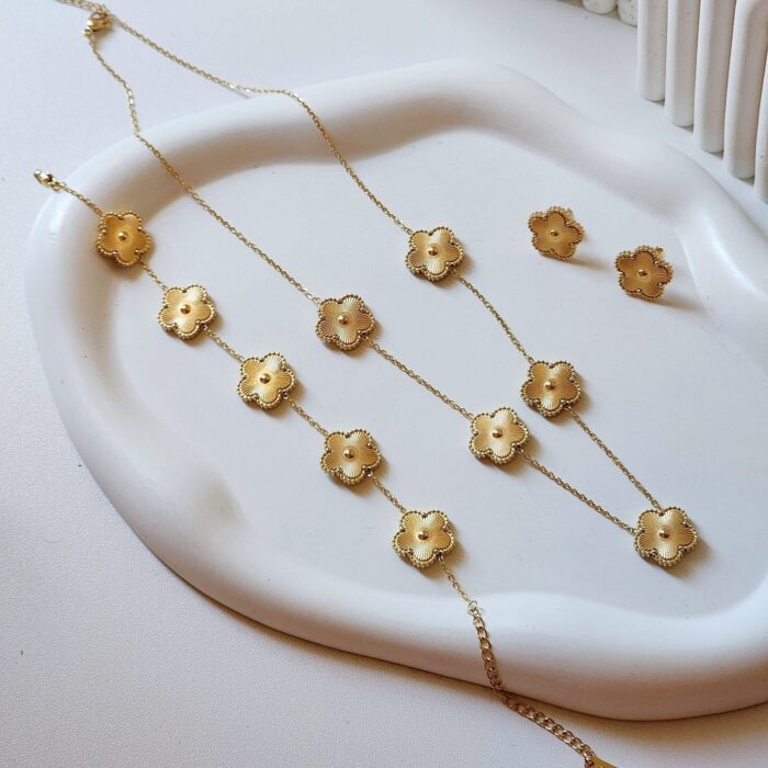 Clover Gold Set - Image 1