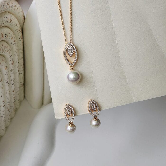 Esther Set - Image 1