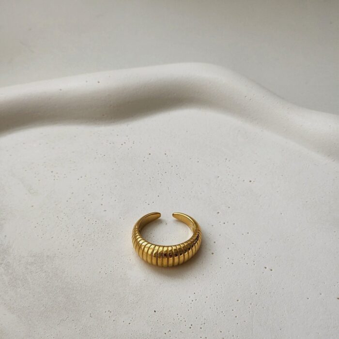 Alyn Ring - Image 1