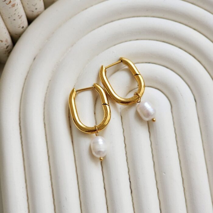 Molly Hoops - Image 2