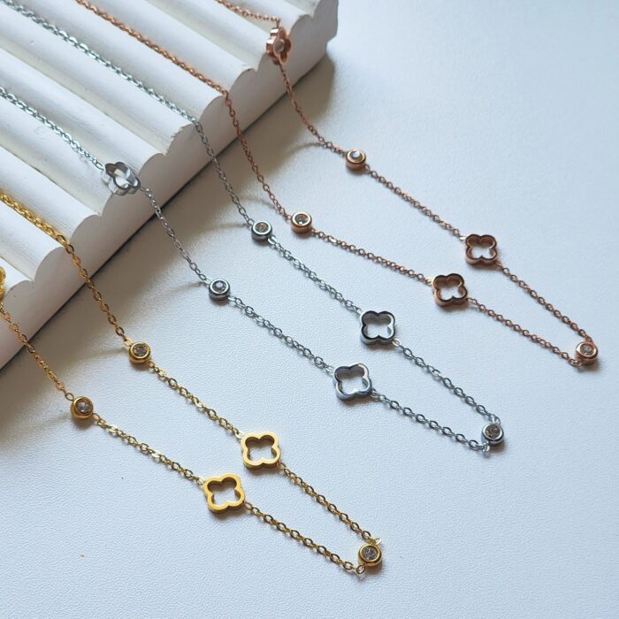 Zella Clover Necklace - Image 1