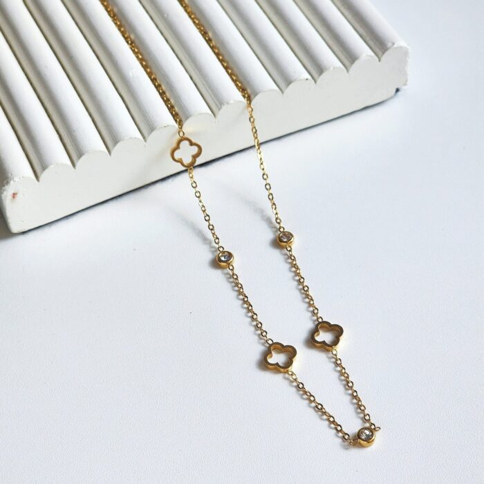 Zella Clover Necklace - Image 7