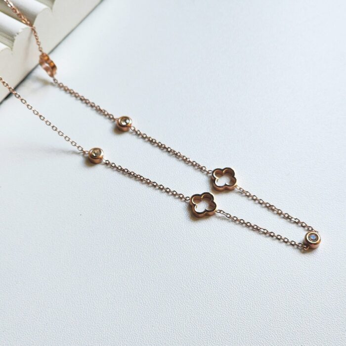 Zella Clover Necklace - Image 10