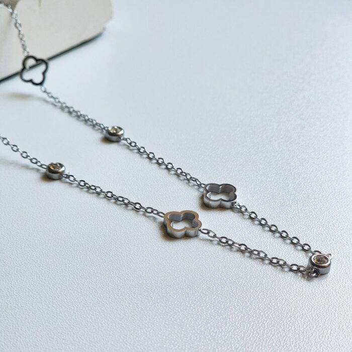 Zella Clover Necklace - Image 12
