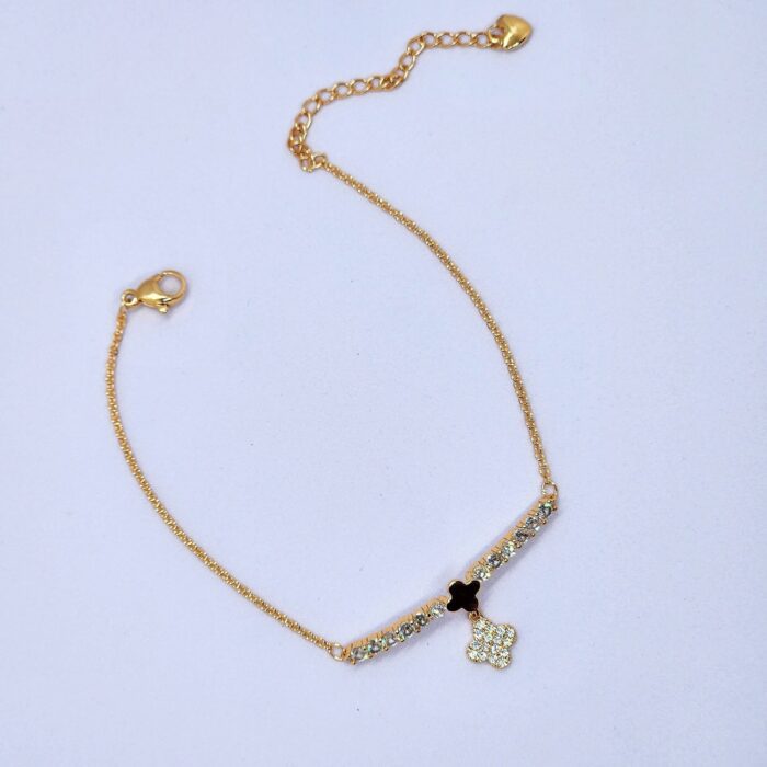 Isla Clover Bracelet - Image 2