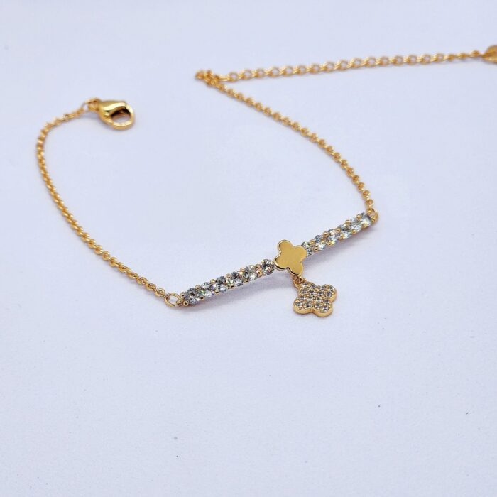 Isla Clover Bracelet - Image 1