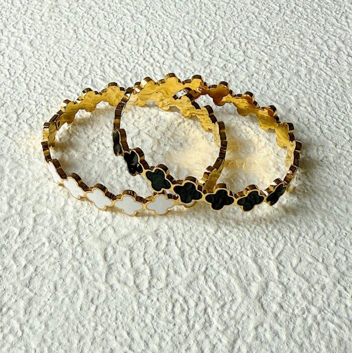 Zuna Clover Bangle - Image 1