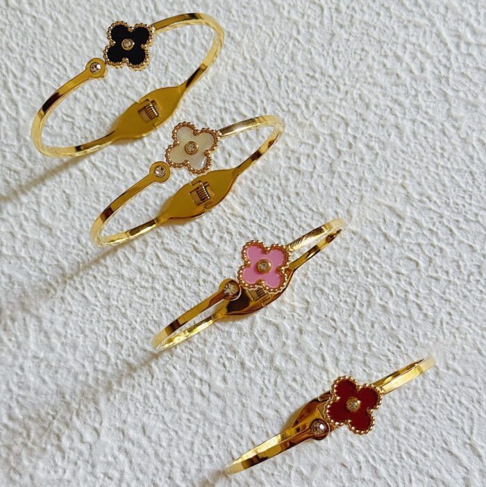 Dia Clover Bangle - Image 1